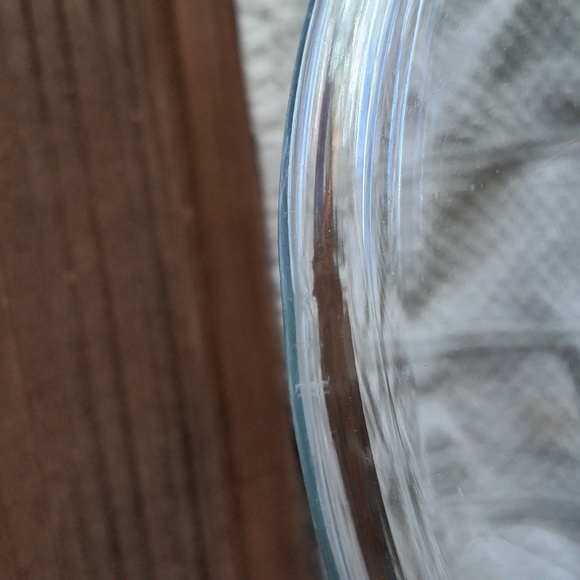 Vintage Pyrex Clear Nesting Bowls Set of 4 (325, 323, 322, 322) - Picture 8 of 12